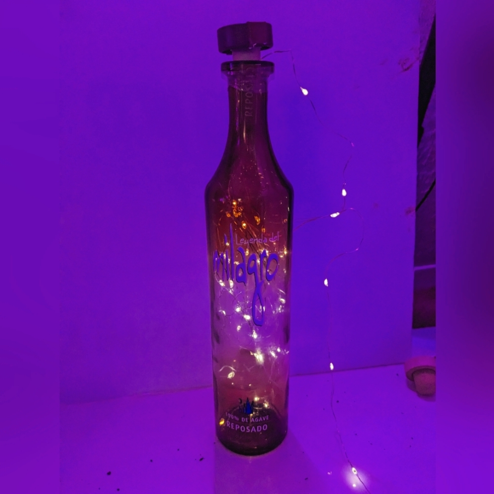 Multi color bottle light